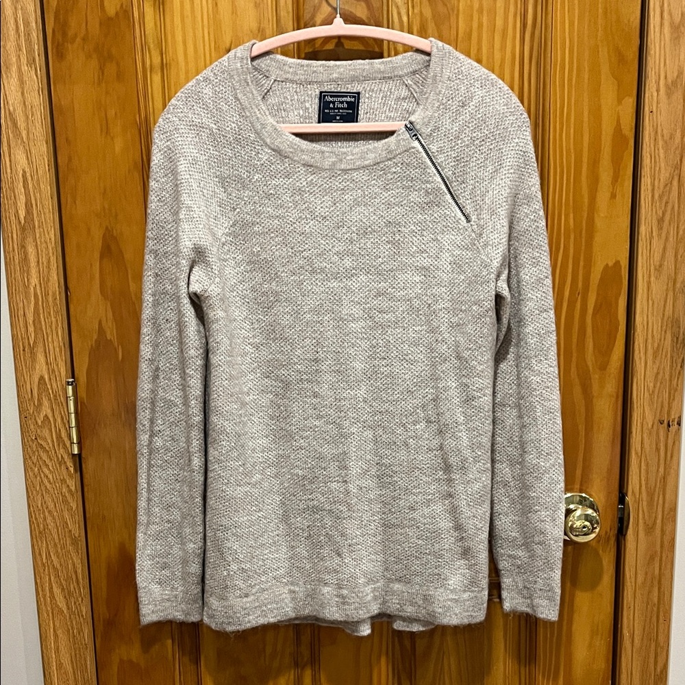 Abercrombie & Fitch Sweater with Zipper Detail